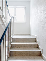 Treppenhaussanierung in Wiesbaden, Rheintalstraße – Wände und Decken streichen