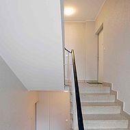 Treppenhaussanierung in Wiesbaden, Rheintalstraße – Treppengeländer lackieren